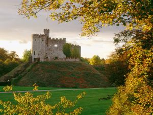 wallpapers_cardiff-castle_wales_united_kingdom