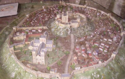 Old_Sarum_Salisbury_Cathedral_1
